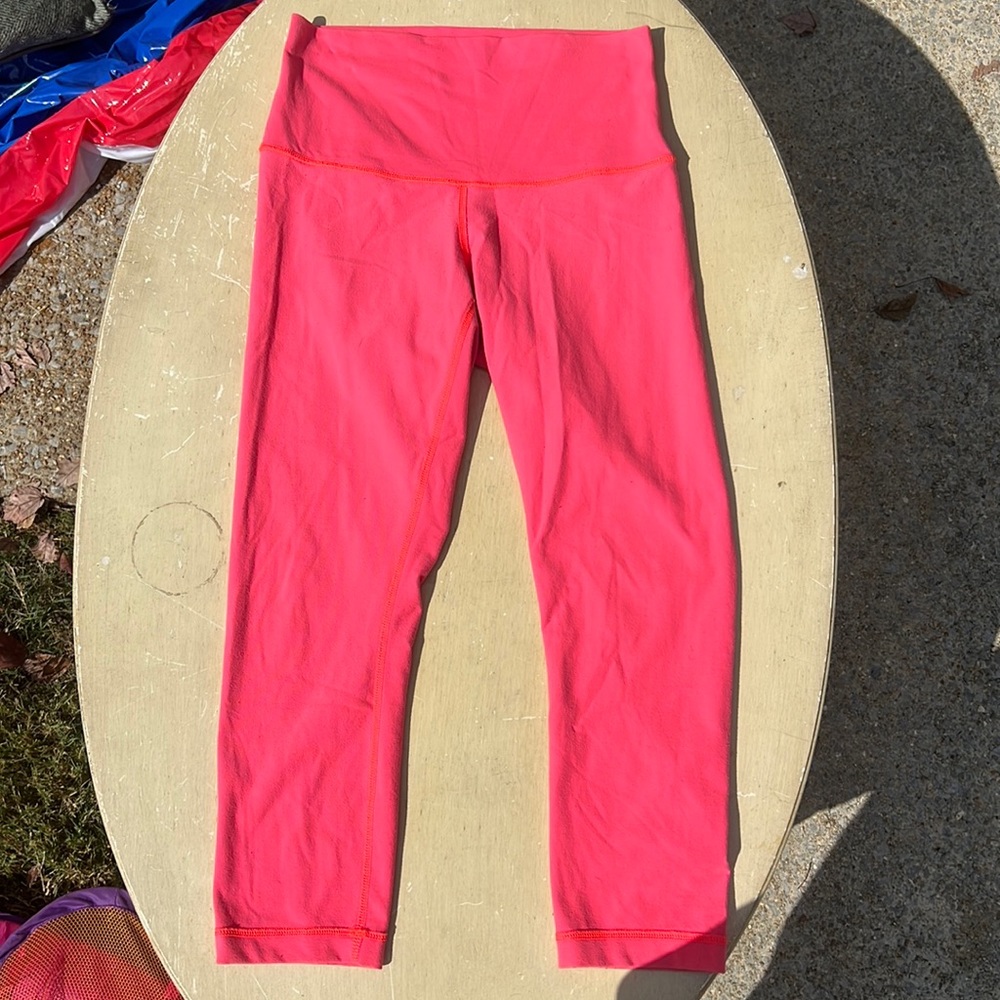 Size 6 lululemon reversible wunder under leggings